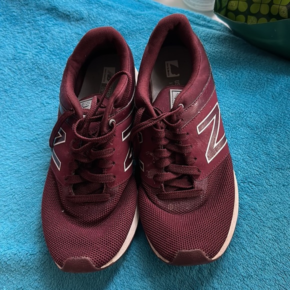 Sneakers - Picture 2 of 3